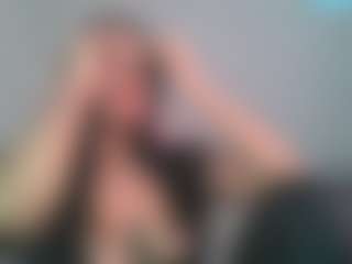 Live cam show with KylieMiller - New Teen (18+) on StripNow