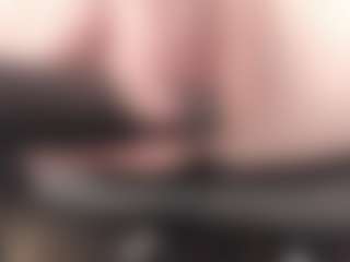 Live cam show with kellycarolina - Squirt MILF on Dolls Live