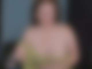 kellycarolina MILF webcam performer live streaming