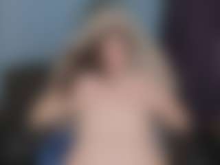 Live cam show with kellycarolina - Brown Hair MILF on Chatstar