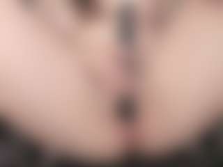 Live cam show with kellycarolina - Shaved Pussy Brown Hair on TastyBlacksLive