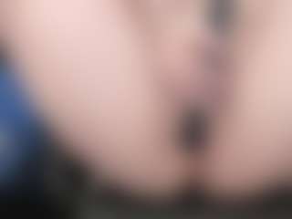 Live cam show with kellycarolina - Normal on CamwithHer