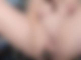Live cam show with kellycarolina - Middle Aged on Dolls Live
