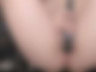 Live cam show with kellycarolina - Normal on TeamSkeetLive