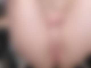 Live cam show with kellycarolina - Oil on Mixed Magazine Live