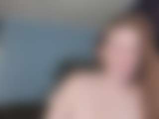 Live cam show with kellycarolina - Normal on Milfs Live