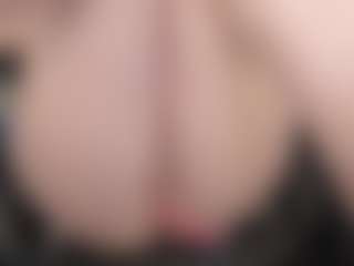 Live cam show with kellycarolina - Sexy on Milfs Live