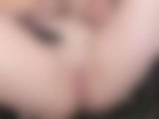 Live cam show with kellycarolina - Normal on Cam Slut