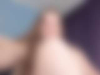 Live cam show with kellycarolina - Brown Hair on StripNow