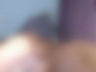 Live cam show with kellycarolina - Average on Camsoda