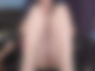 Live cam show with kellycarolina - Oil on Camsoda