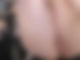 Live cam show with kellycarolina - Shaved Pussy on Camsoda