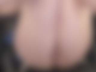Live cam show with kellycarolina - Queer on Milfs Live