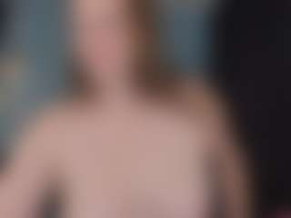 Live cam show with KellyCarolina - Normal on Milfs Live