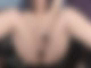 Live cam show with KellyCarolina - Lush Brown Hair on EXY