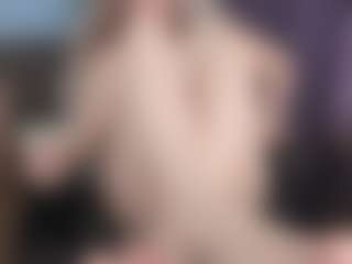 Live cam show with KellyCarolina - Average on Camsoda