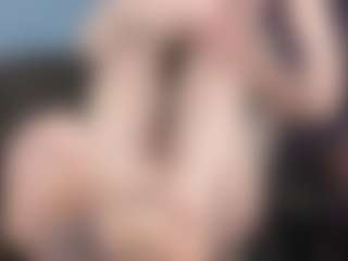 Live cam show with KellyCarolina - Bedroom Brown Hair on studioflirtlive.com