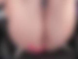 Live cam show with KellyCarolina - Normal on Porn Luv