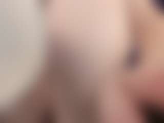 Live cam show with KellyCarolina - Big Tits Brown Hair on Hubzter Live