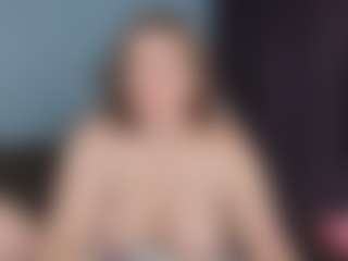 Live cam show with KellyCarolina - Lovense Brown Hair on CamSextacy