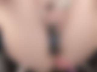 Live cam show with KellyCarolina - Brown Hair on Cam Slut
