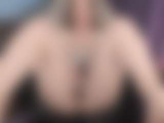 Live cam show with KellyCarolina - Asshole Brown Hair on fuklive.com