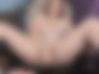 Live cam show with KellyCarolina - Average on liverealitysex.com