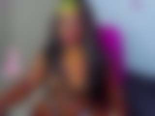 Live cam show with Naomi King - Black on CamwithHer
