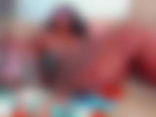 Live cam show with Naomi King - Tease Black on CamClone