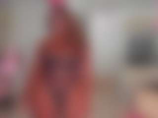 Live cam show with Naomi King - Ebony Fetish on liverealitysex.com