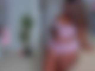 Live cam show with Naomi King - Black Shaved Pussy on Milfs Live