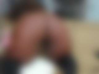 Live cam show with Naomi King - BBW Ebony on CamClone