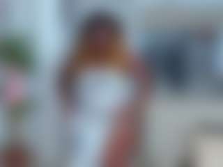 Live cam show with Naomi King - Brown Eyes Ebony on Camsoda