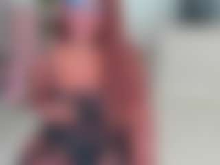 Live cam show with Naomi King - Black Dildo on Camsoda