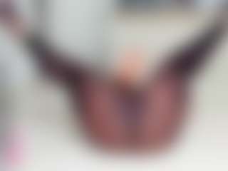 Live cam show with Naomi King - Ebony Blowjob on Mixed Magazine Live