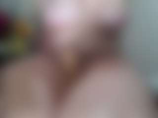 Live cam show with vickysexyx - Glasses on googirlz