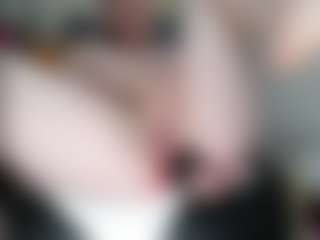 Live cam show with vickysexyx - Blonde Hair on eurowanks.com