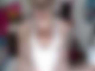 Live cam show with vickysexyx - Small Tits on TeamSkeetLive
