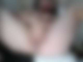 Live cam show with vickysexyx - Glasses on Chatstar