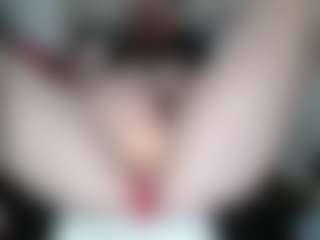 Live cam show with vickysexyx - Bedroom on livesuperchat.net