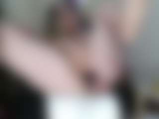Live cam show with vickysexyx - Blue Eyes on Strip Flash - Live Sex Shows