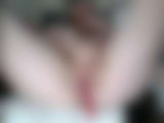 Live cam show with vickysexyx - Dildo Or Vibrator on SinfulBabes