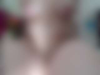Live cam show with vickysexyx - Shaved Pussy on sexylive.show