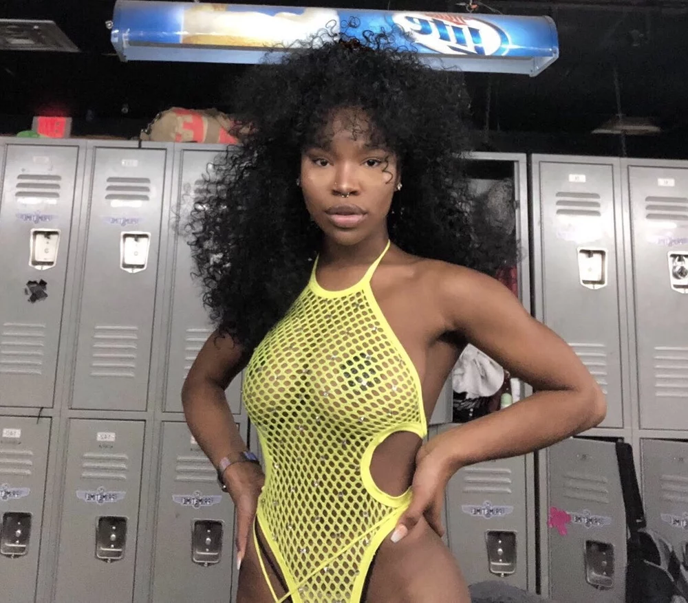 ChanelMarsai's Live Sex Cam Show