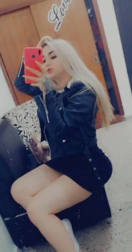 paulinamills's Live Sex Cam Show
