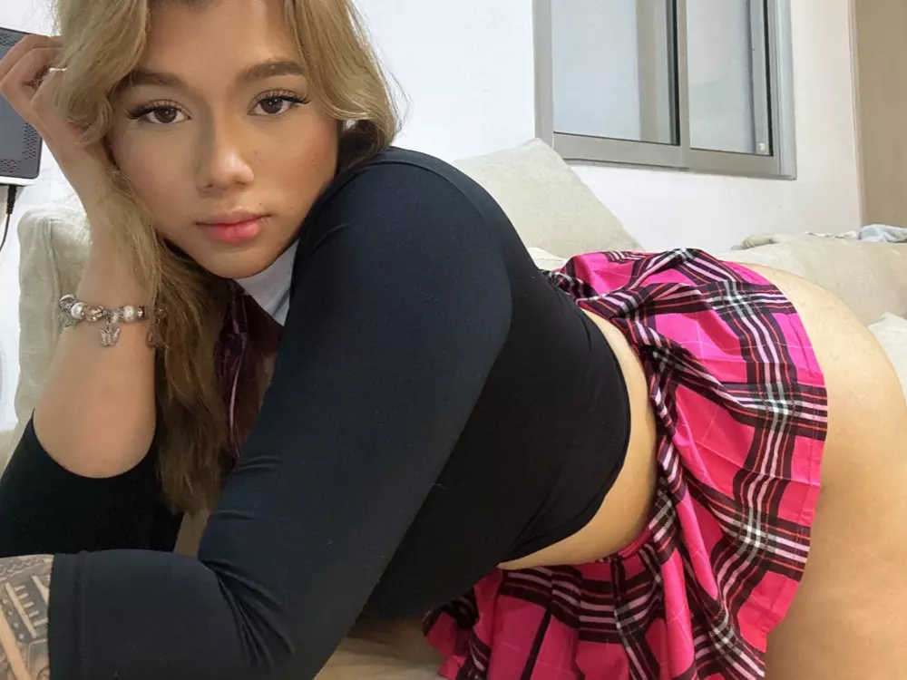 S A R A H. FX's Live Sex Cam Show