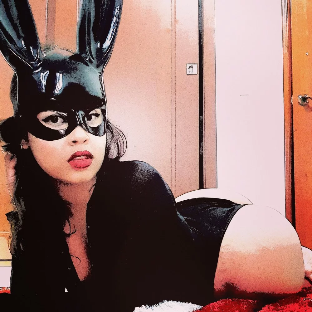 emily-simons's Live Sex Cam Show