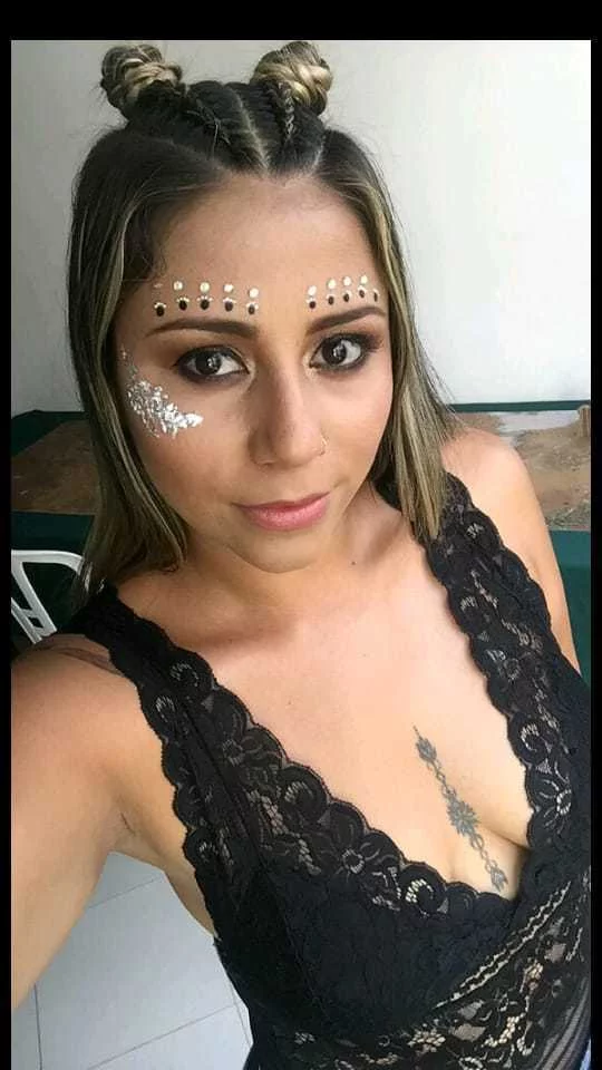 allyson-1923's Live Sex Cam Show