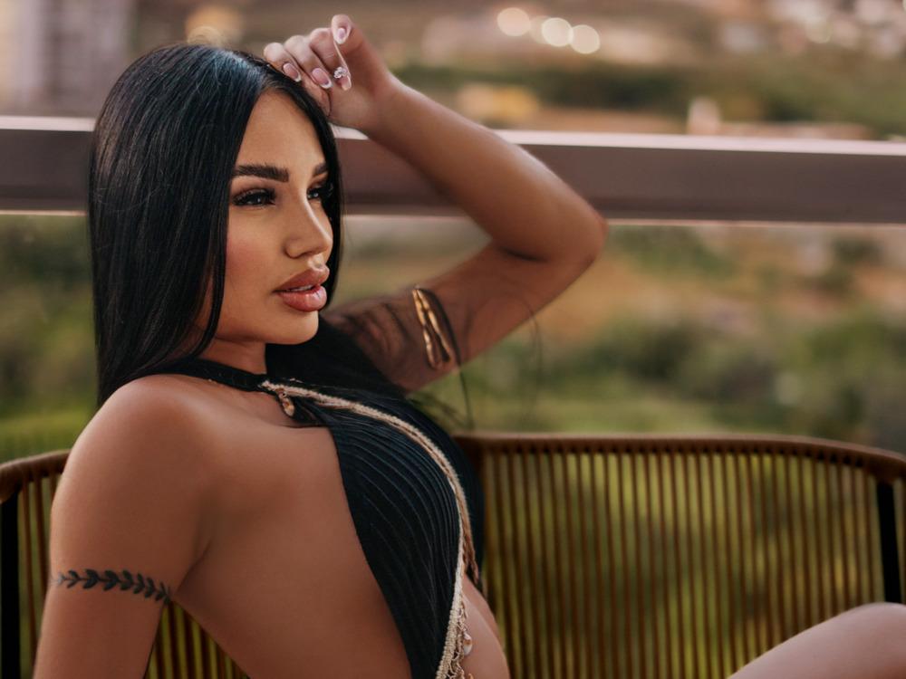 Luisa Baker cam