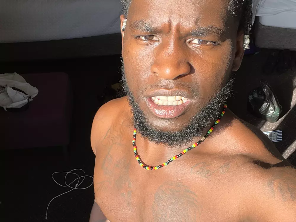 TooEasyDoe's Live Sex Cam Show